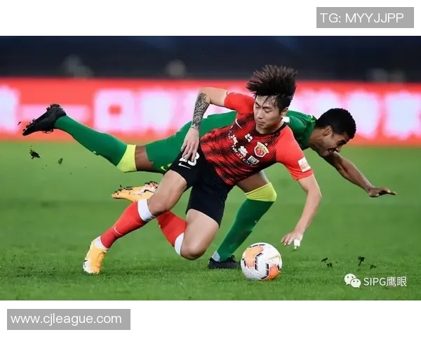 国安与上港激战正酣比分悬念不断球迷期待精彩瞬间